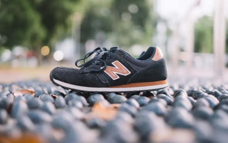 What is the Main Difference between the New Balance 990 and 993